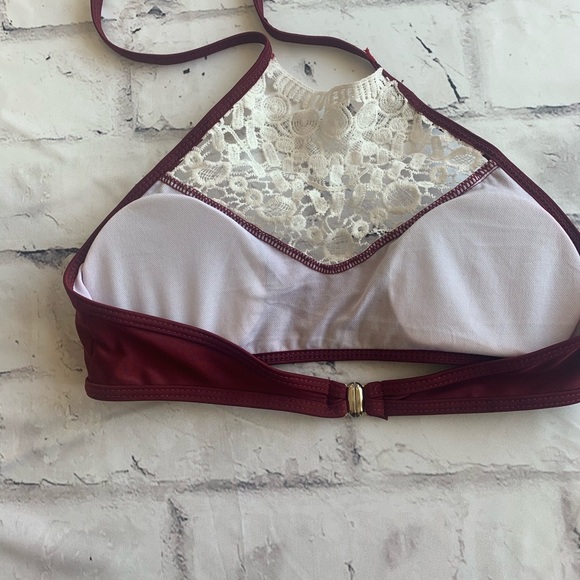 5/$35💥NWOT Crochet Detail Bikini Top - Picture 3 of 4